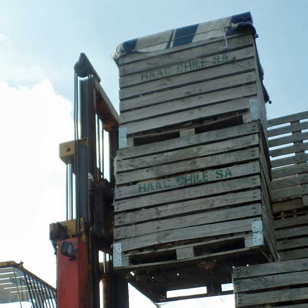 Forklift stack log loads boxes